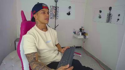 Leonard_Price webcam cam4 model stream image