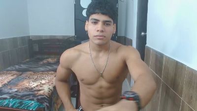 TylerGolt823 webcam model stream image