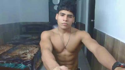 TylerGolt823 webcam model stream image