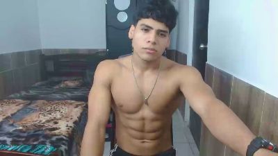 TylerGolt823 webcam model stream image