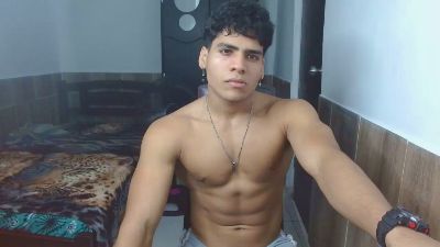 TylerGolt823 webcam model stream image