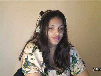 Bombonzin webcam model stream image