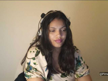 Bombonzin webcam model stream image