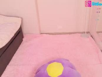 little_effy18_ webcam model stream image