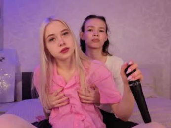 smile_with_nicole webcam model stream image