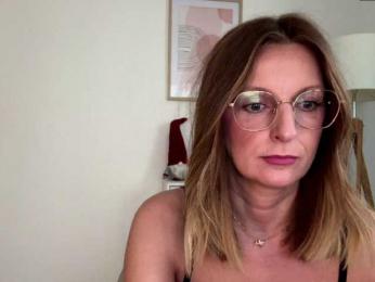 RachellaFox webcam model stream image