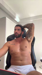 Saradoalto23 webcam model stream image