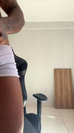 Saradoalto23 webcam model stream image