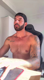 Saradoalto23 webcam model stream image