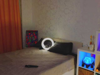 RenaWong webcam model stream image