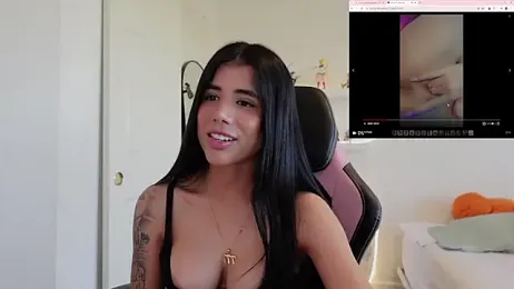 Abril1_ webcam model stream image
