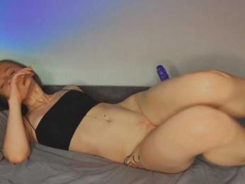 EllieTonee webcam model stream image