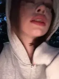 Street_young webcam model stream image