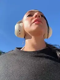 Ninabigtitied webcam model stream image