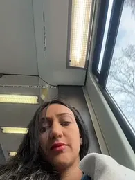 Ninabigtitied webcam model stream image