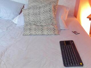Emily Beumont webcam model stream image
