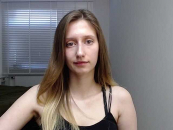 LUNAdream webcam bongacams model stream image