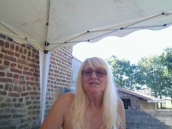 BlondMilfTascha webcam model stream image