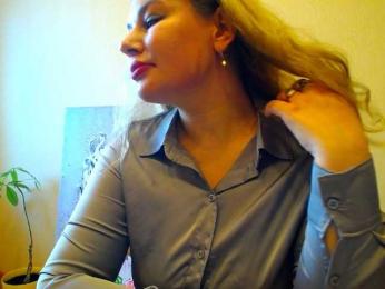 AvaQueen webcam model stream image