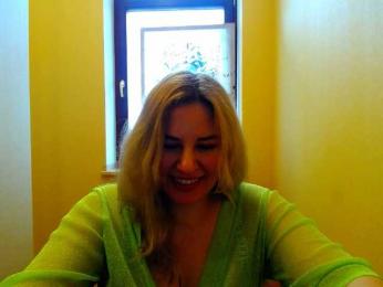 AvaQueen webcam model stream image