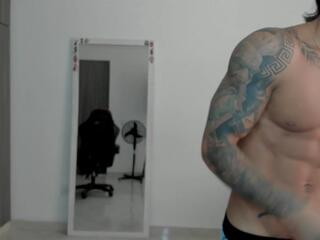 Petter Grey webcam flirt4free model stream image