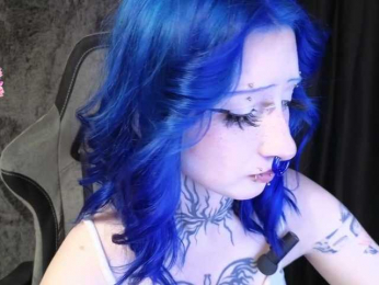 YoungAlice1 webcam model stream image