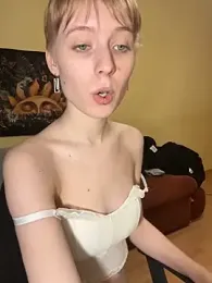 Crayzy_Luv webcam model stream image