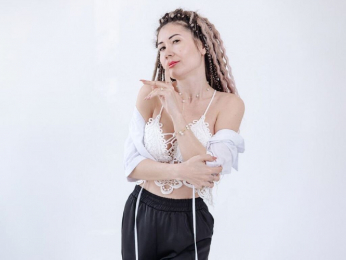 KarinaSweeety webcam livejasmin model stream image