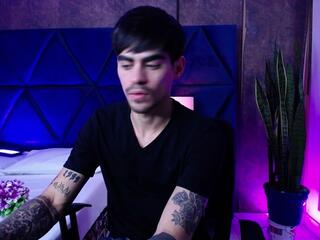 Aron Muller webcam model stream image