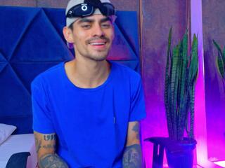 Aron Muller webcam model stream image