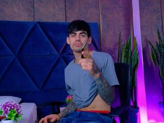 Aron Muller webcam model stream image