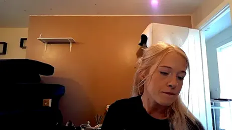 millieblouxx webcam model stream image