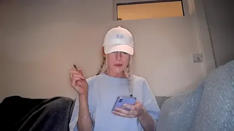 millieblouxx webcam model stream image