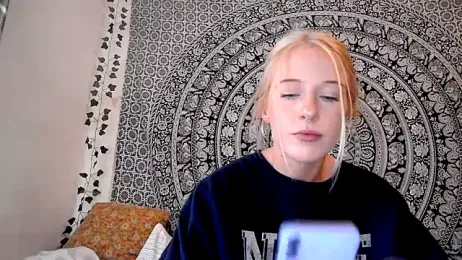 millieblouxx webcam model stream image
