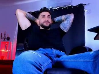 mightyaaron webcam model stream image