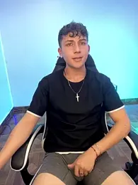 oliver_kyy webcam stripchat model stream image