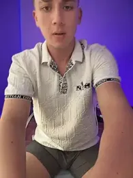 oliver_kyy webcam model stream image