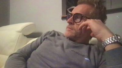 Axl_hot webcam model stream image