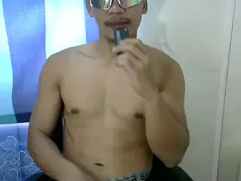 Yourbigcock_moreno19 webcam model stream image
