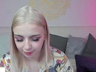 alice-halle webcam model stream image