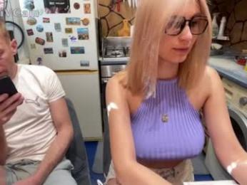 _magic_kis webcam chaturbate model stream image