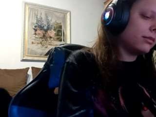 maisiegrate webcam model stream image