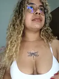 VitoriaFernandes webcam model stream image