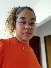 VitoriaFernandes webcam model stream image