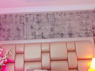 Bella Harperr webcam model stream image