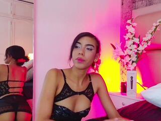 Bella Harperr webcam model stream image