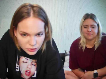 DivineTrio webcam bongacams model stream image