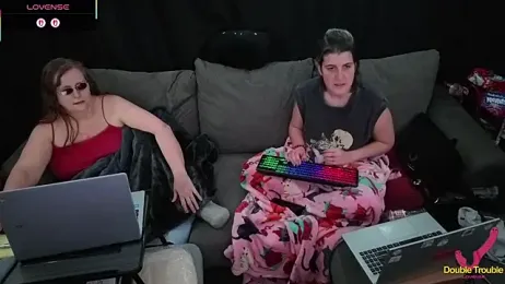 Bella_and_Marie webcam model stream image