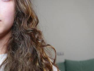 Chau Caira webcam model stream image