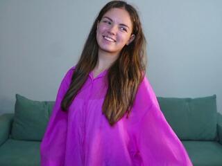 Chau Caira webcam model stream image